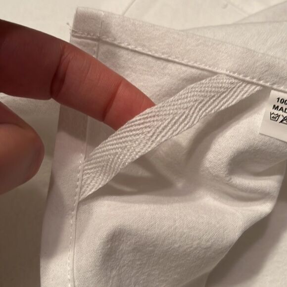 Embroidered DG Collections 100% Cotton 27"x27" Flour “B” Monogram Towel - Picture 6 of 7